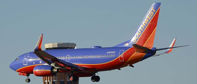 Southwest Boeing 737-7H4 N956WN, Phoenix Sky Harbor, December 27, 2015